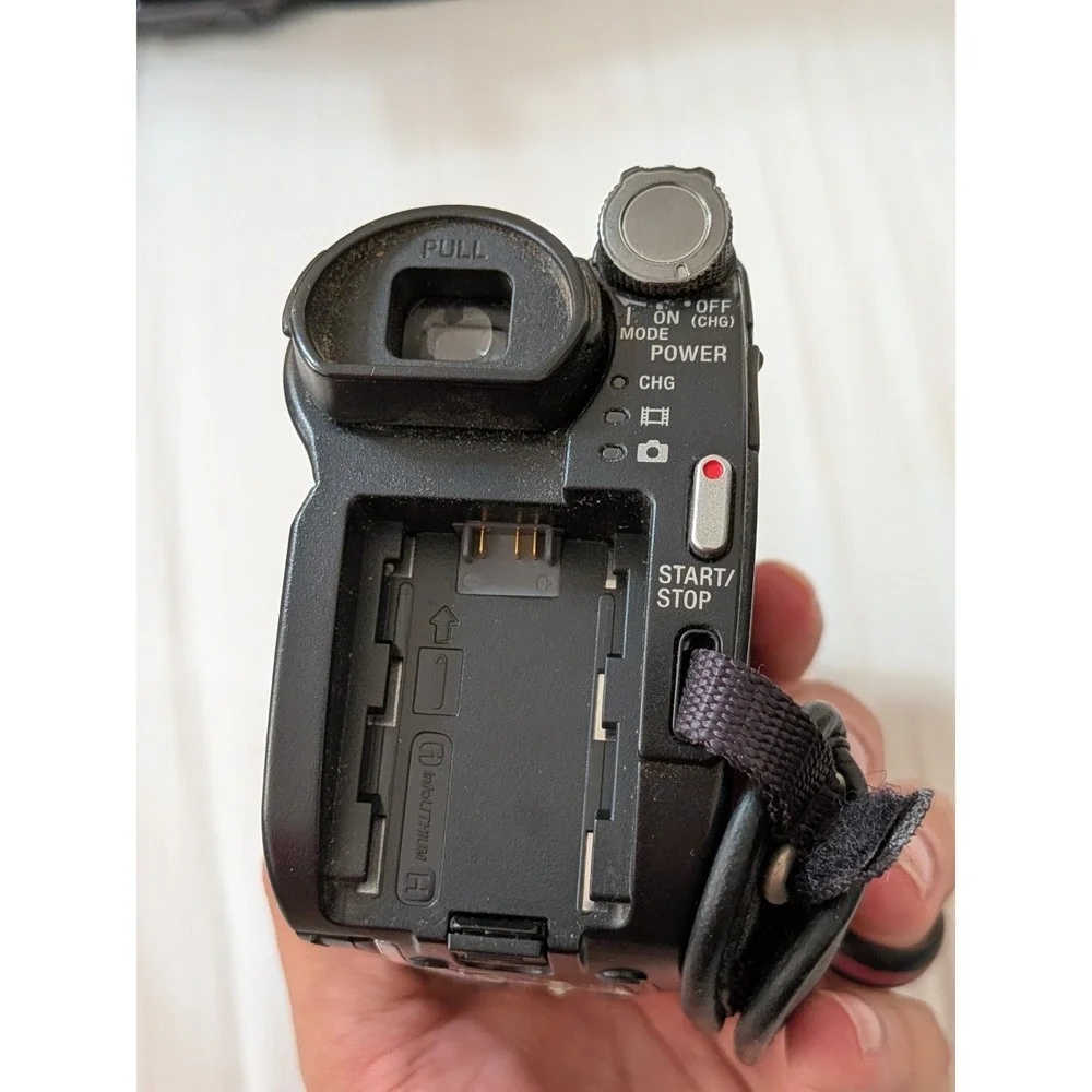 Sony Handycam DVD Camcorder DCR-DVD610